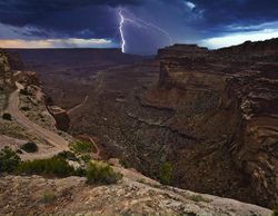 140102 pd grand canyon lightning kb ss 131231 ssh.jpg